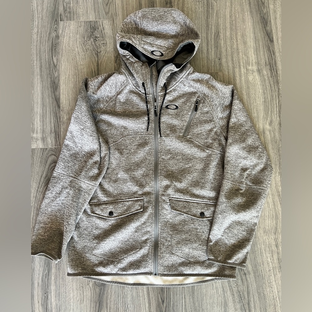 Mens oakley jacket- gently used